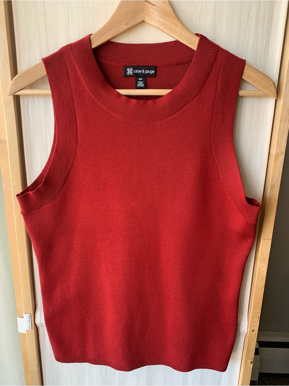 Cable & Gauge Ribbed Knit Burnt Ombre Vest Medium